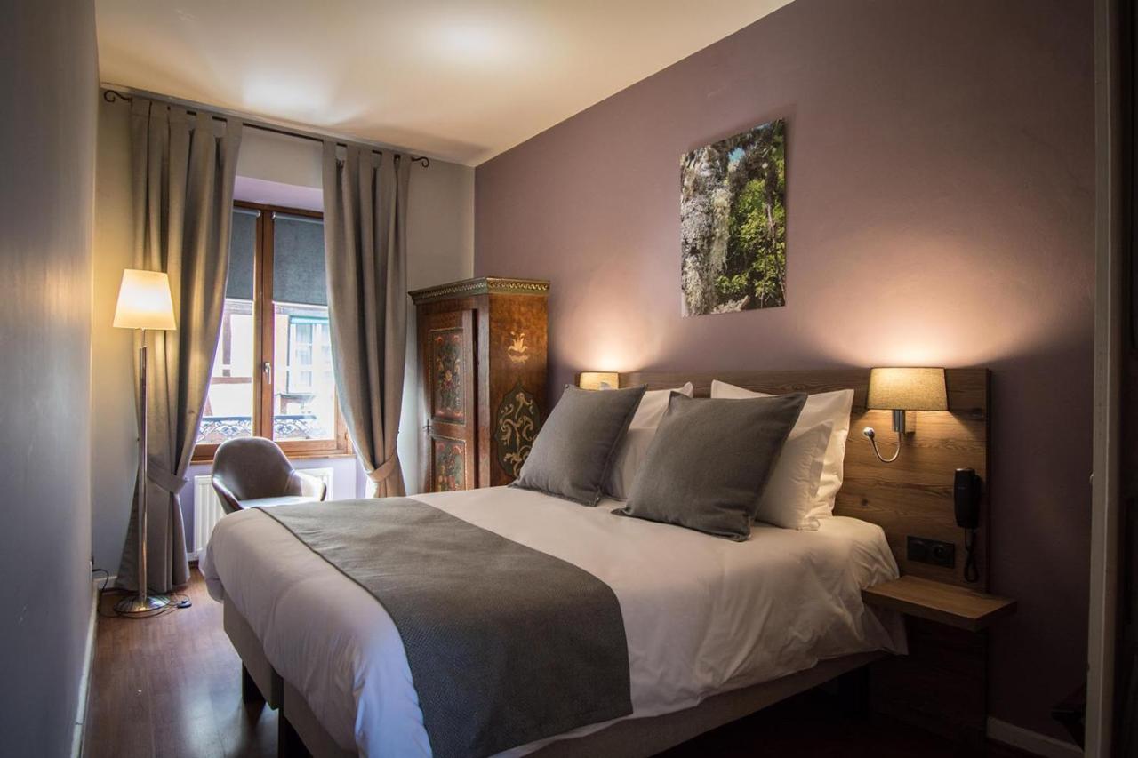 Hotel De La Couronne 3*